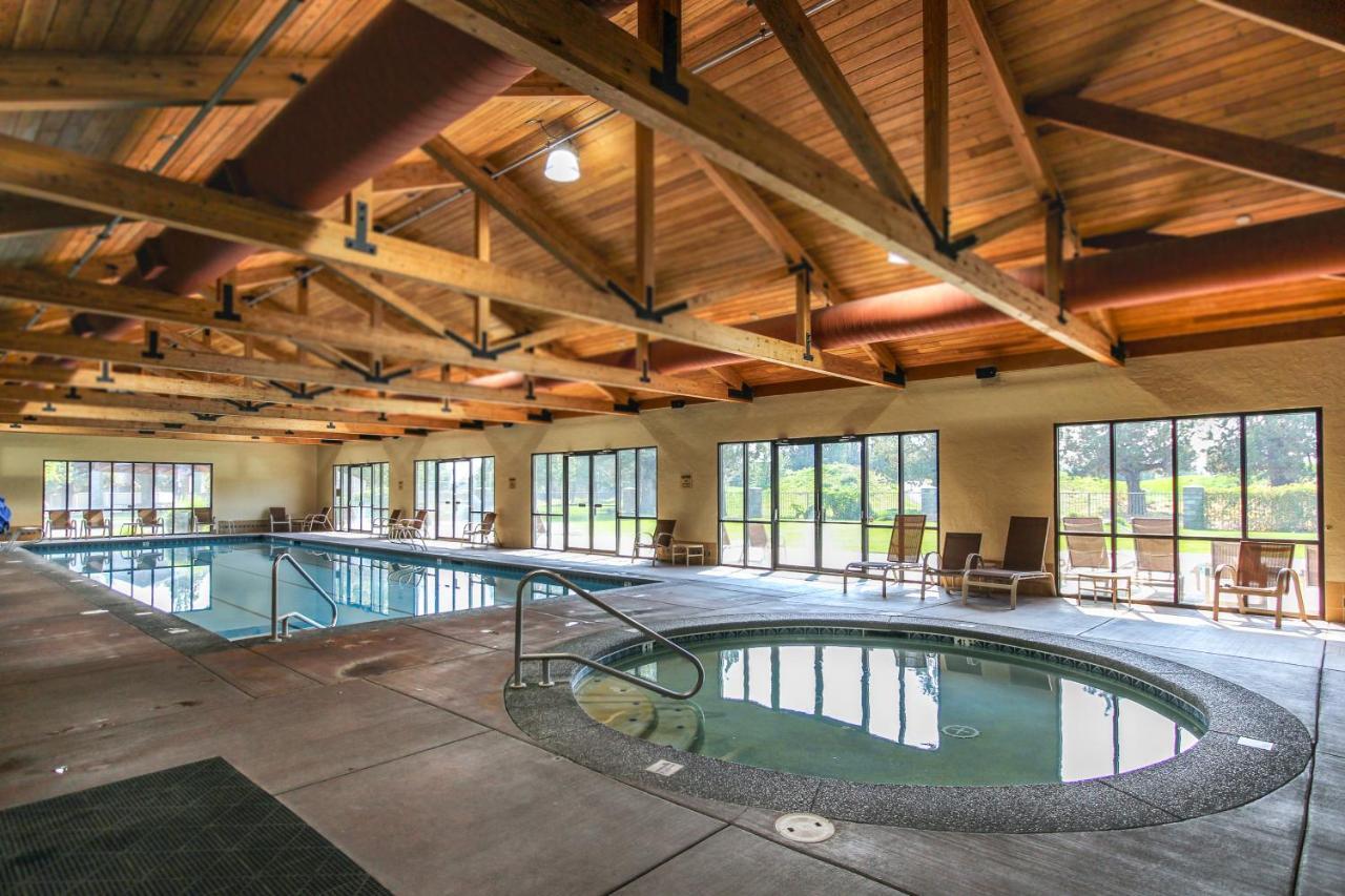 レッドモンド Eagle Crest Family Retreatヴィラ エクステリア 写真